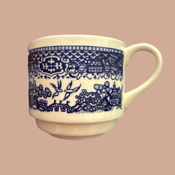 Vintage Blue Willow Mug Pair • USA Pottery Blue & White Cups - Picture 2 of 7